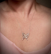 Load image into Gallery viewer, Butterfly Necklace
