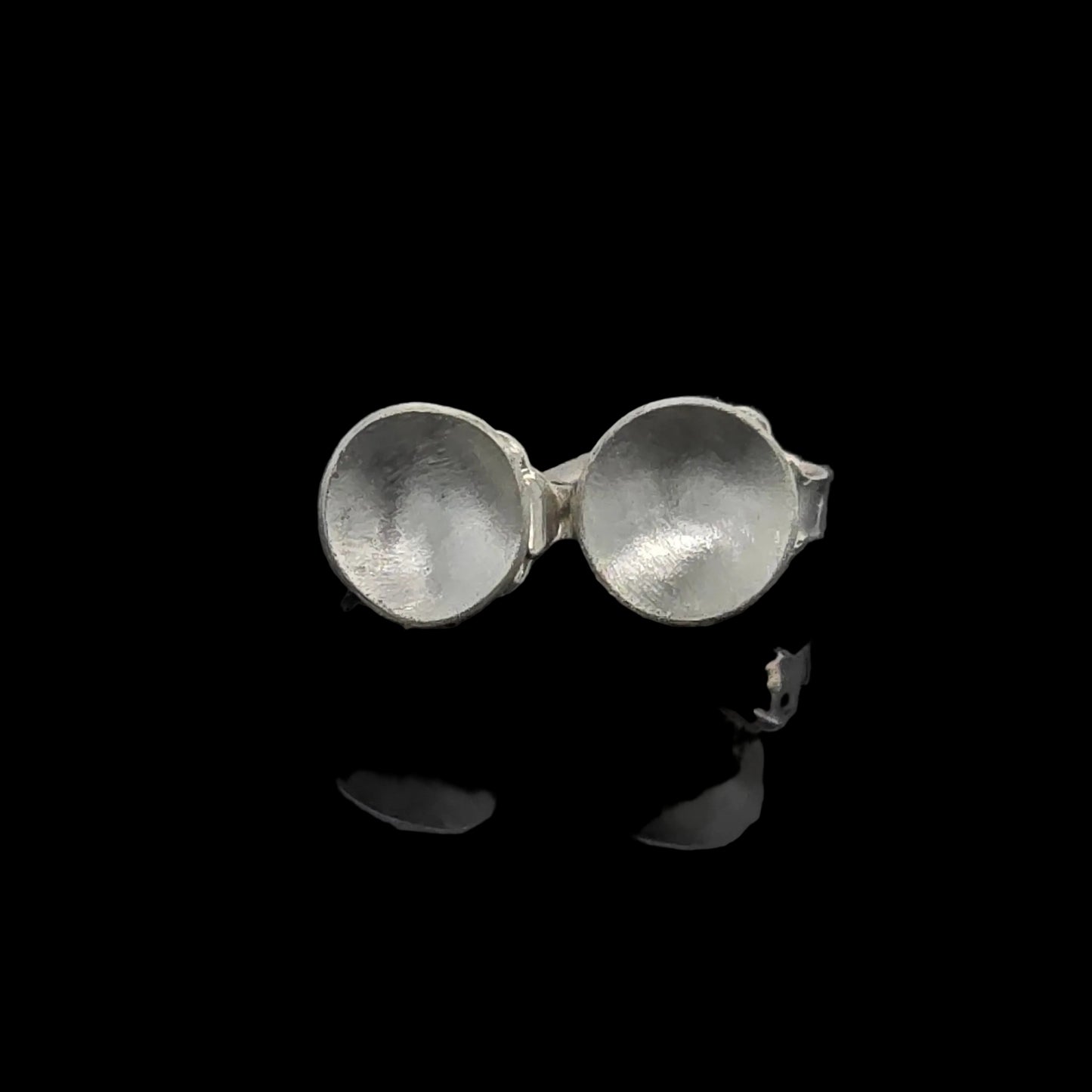 LUNAR STUDS
